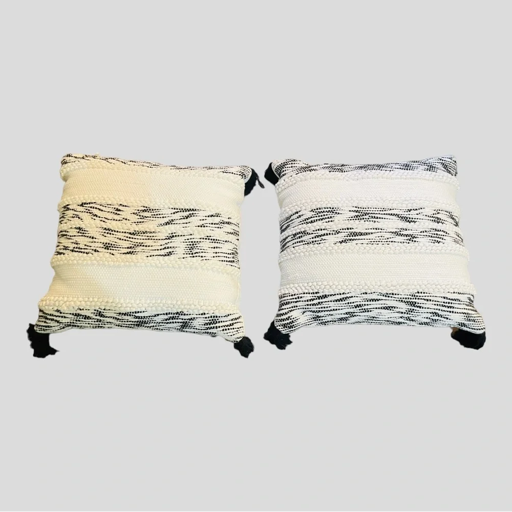 TWO COTTON TEXTURED TASSEL THROW DECORATIVE PILLOWS 18x18 INSERTS INCLUD…